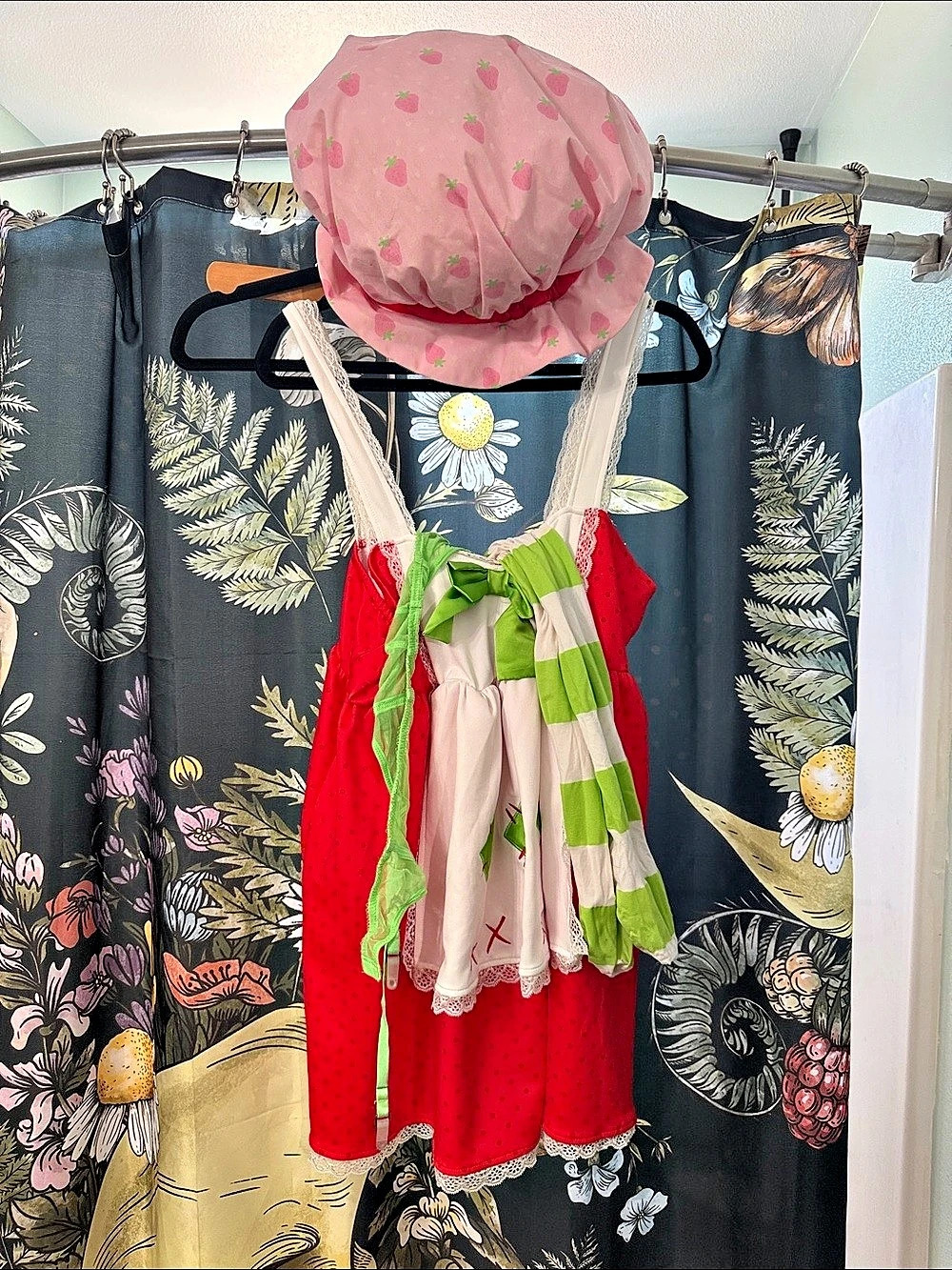 Trickz N' Treatz Strawberry Confection Costume Red & Pink women’s XL
